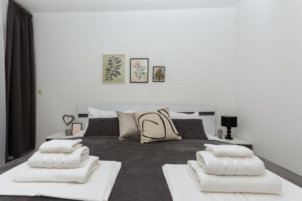Apartment Sole Mio -Sea View มาคาร์สกา ภายนอก รูปภาพ